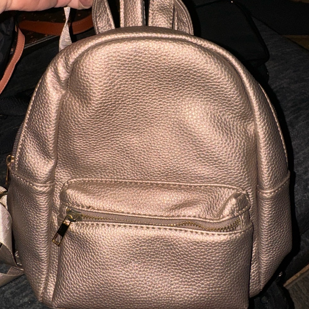 Gold backpack l